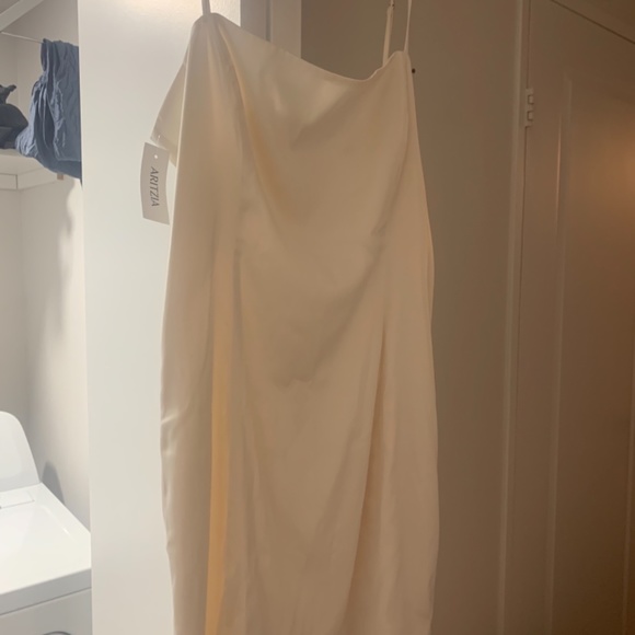 NWT Aritzia Sunday Best Shimmer Dress - Picture 4 of 7